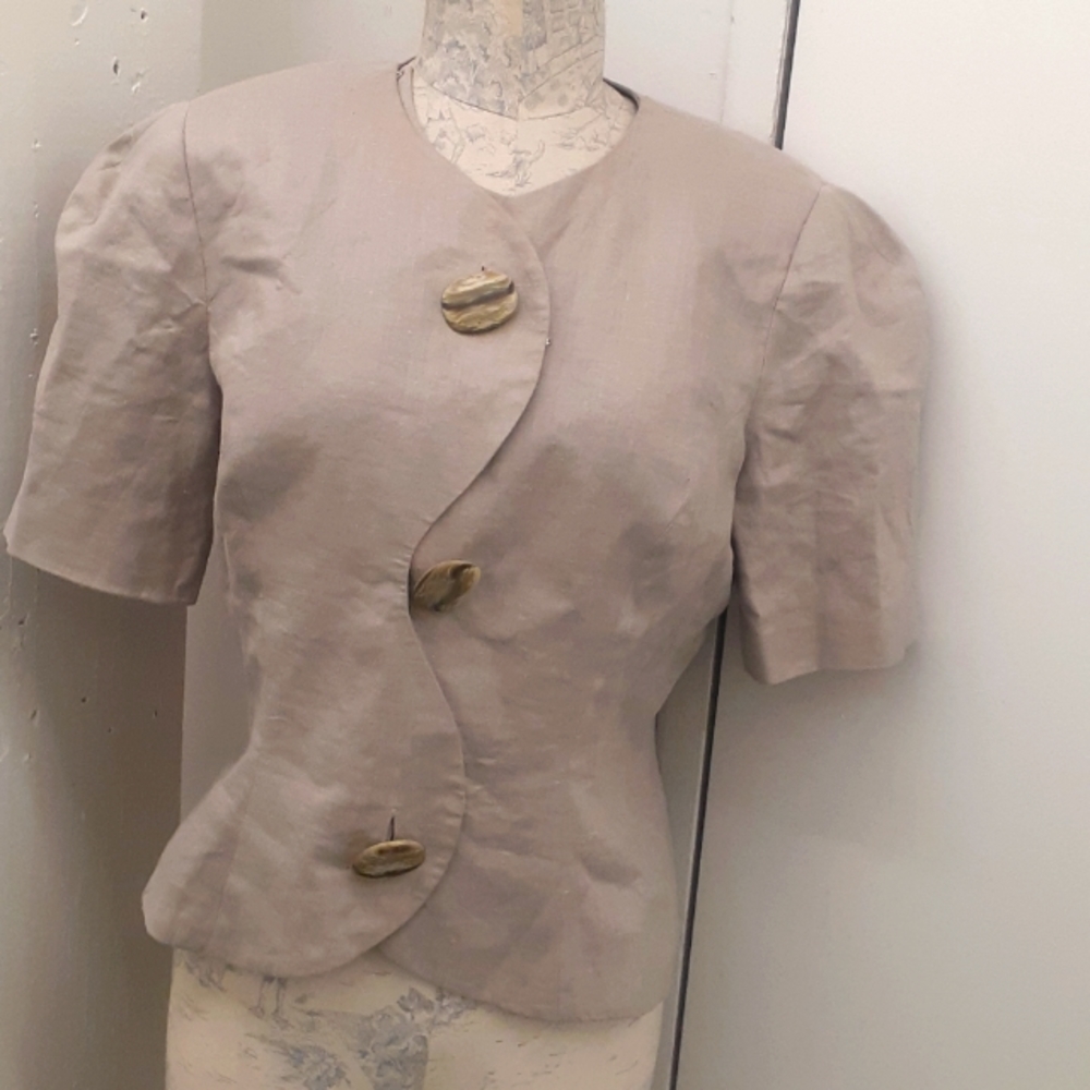 TAN Nude Linen  Asymetrical Blazer Curvy Button front detail Crop Jacket Sz 10